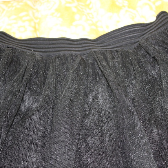 Mid length lace midi skirt with tile overlay and elastic waistband - Picture 4 of 7